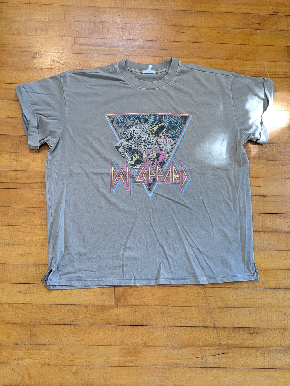Women's Def Leppard Maurices Gray Short Sleeve Graphic Tee